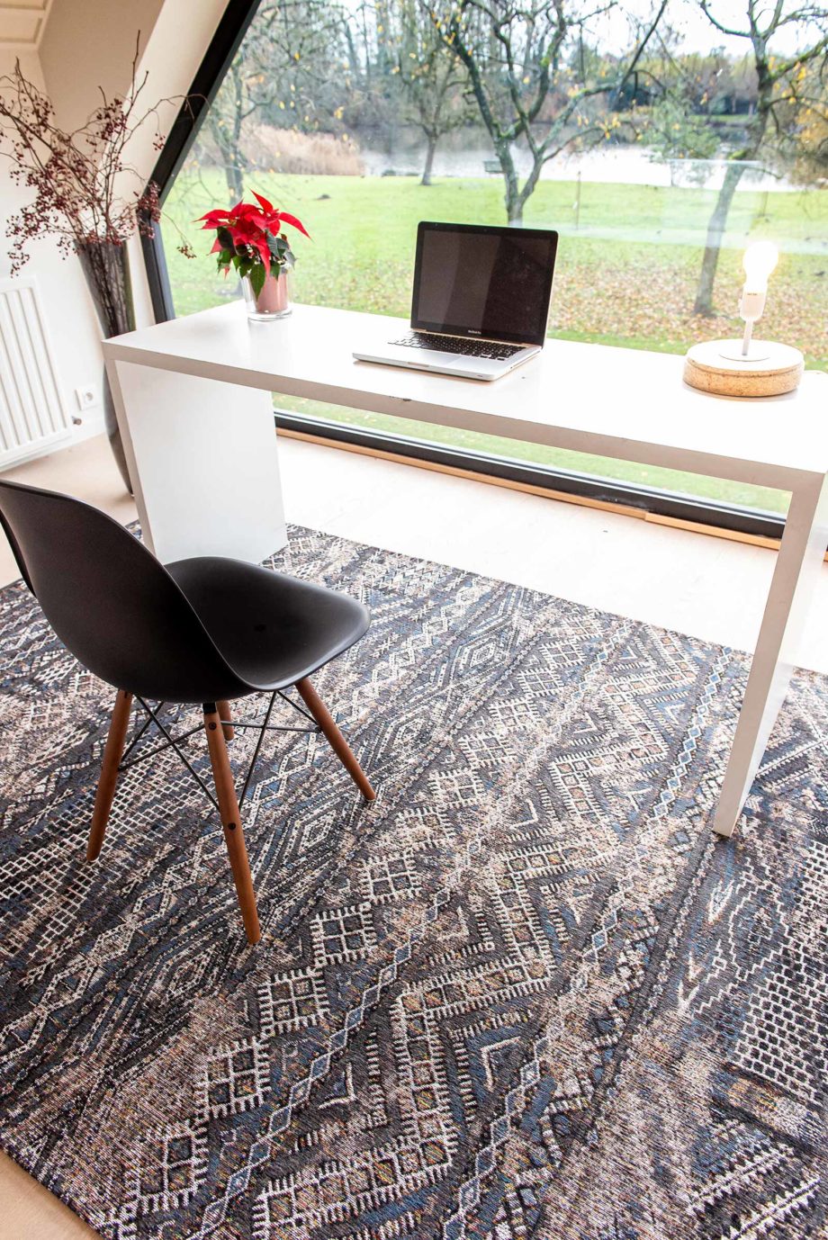 Louis De Poortere preproga LX 9113 Antiquarian Kilim Black Rabat interior 5