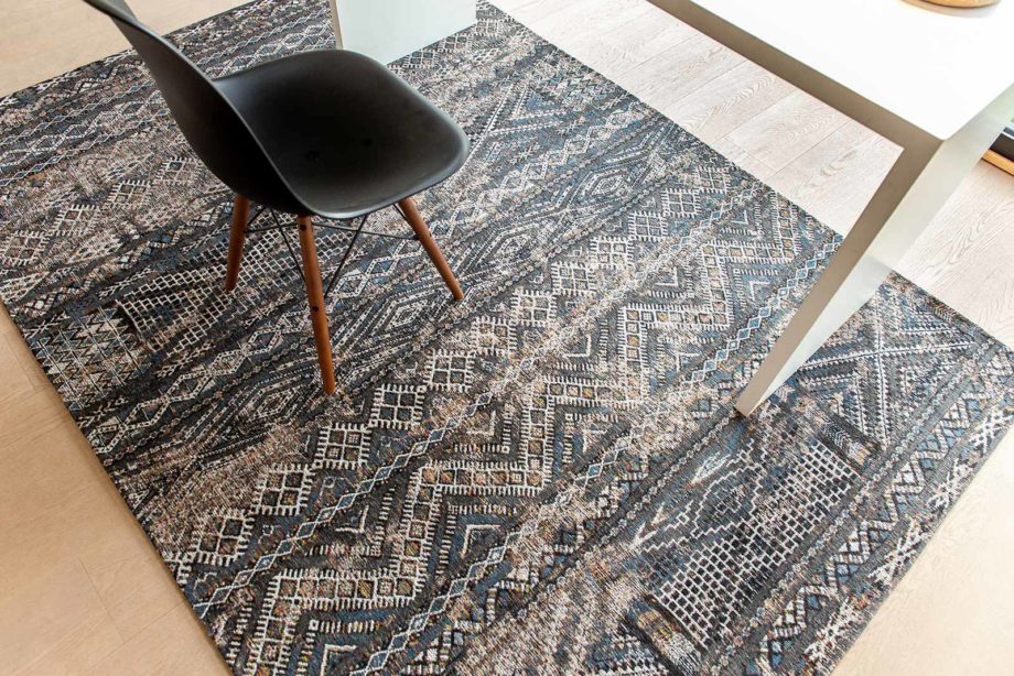 Louis De Poortere preproga LX 9113 Antiquarian Kilim Black Rabat interior 7
