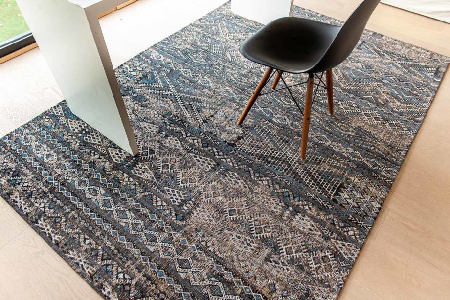 Louis De Poortere preproga LX 9113 Antiquarian Kilim Black Rabat interior 9
