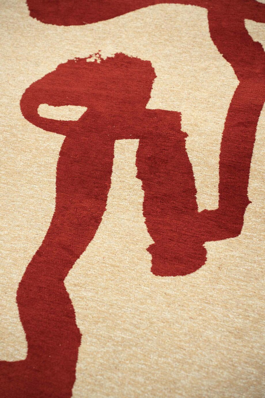 Louis De Poortere preproga Craft Ribbon 9847 Imperial Red zoom vertical