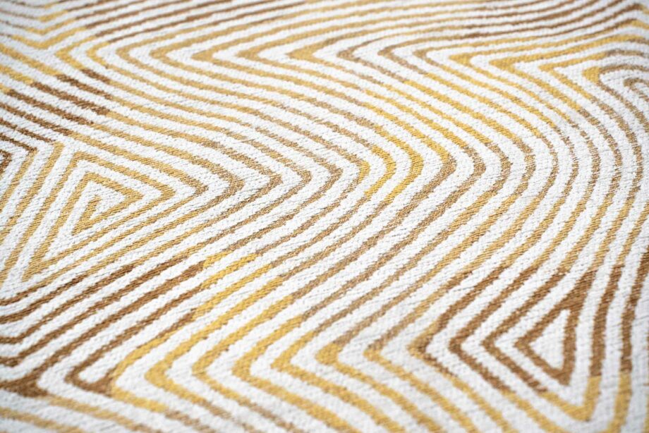 Louis De Poortere preproga Meditation Coral 9799 Yellowhippy zoom